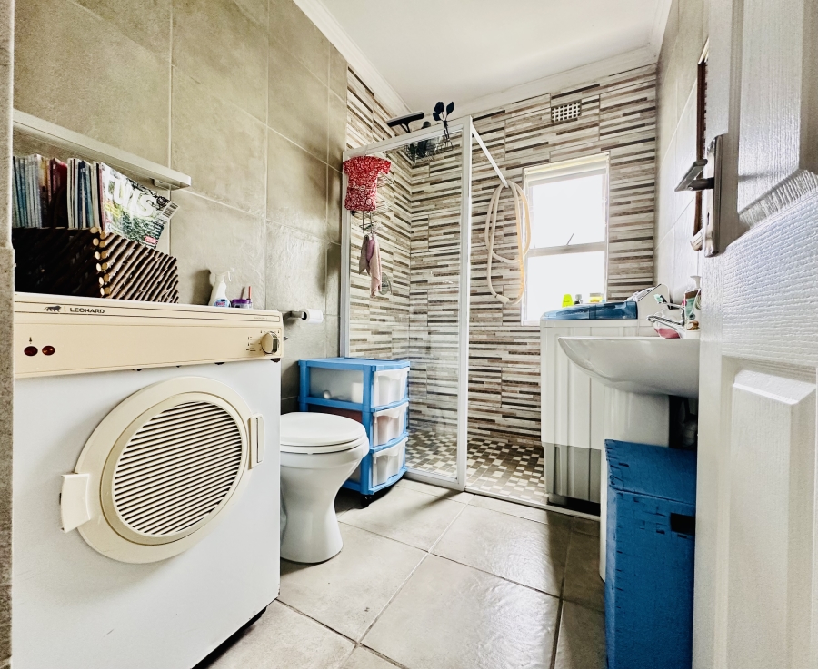 3 Bedroom Property for Sale in De Kelders Western Cape